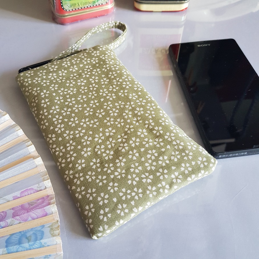 Etui smartphone sur mesure - fermeture zippe - Sakura vert blanc